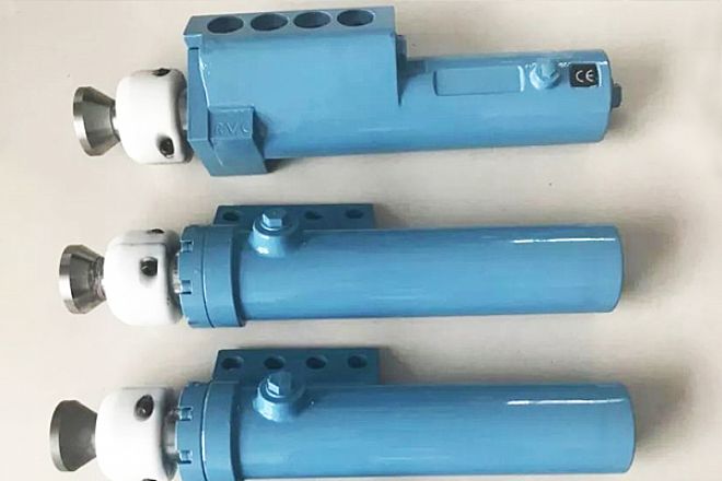 鑄造用清理鑄件內砂芯，不可缺少氣動除芯錘